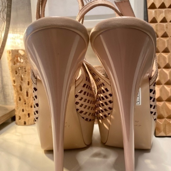 Shoebox Champagne Peep Toe Heels - Picture 7 of 9